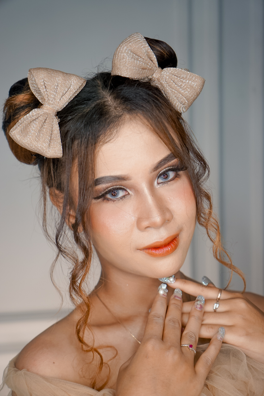 Makeup pesta Solo oleh Milaz Makeup, riasan tahan lama dan elegan