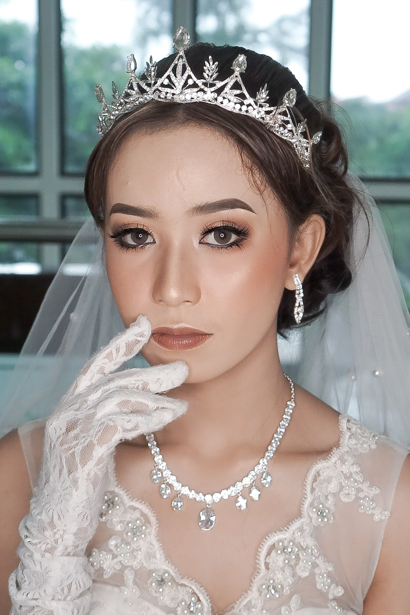 Makeup pengantin Solo oleh Milaz Makeup, gaya modern glam